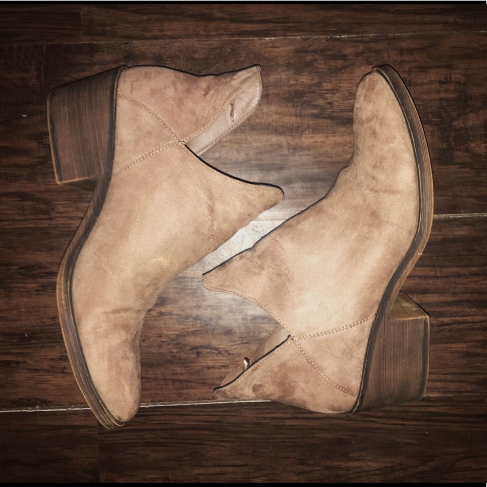 Tan boho ankle booties!